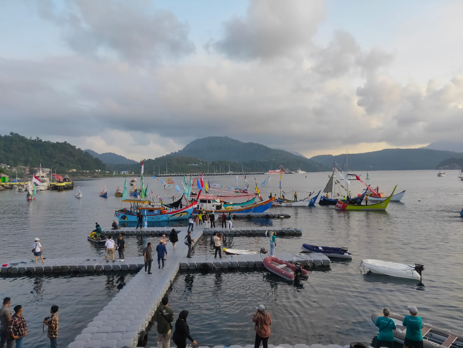 Parade Kapal Hias Dan Atraksi Budaya Pukau Wisatawan Di Smf Nukilan