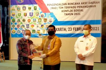 Tim Penanganan Konflik Sosial Kesbangpol Aceh Raih Penghargaan Dirjen Polpum