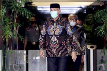 Gubernur Aceh Nova Iriansyah di Gedung KPK Jakarta.