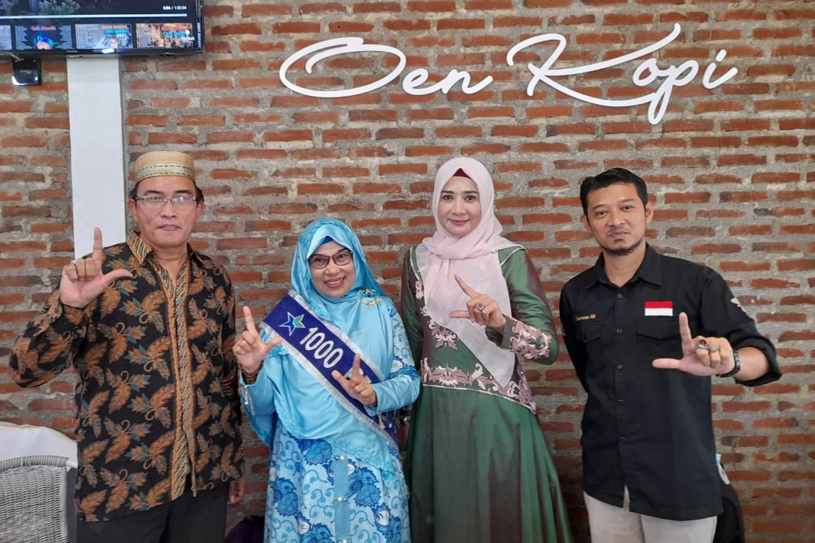 Darwati Hadiri Bedah Buku Syamsiah Ismail
