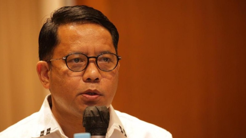 Dirjen Bimas Islam Kemenag Kamaruddin Amin memberikan panduan bagi masyarakat untuk dapat mengenali buku nikah asli. Menurutnya, buku nikah asli keluaran Kemenag memiliki pengamanan berlapis. (Foto: Kemenag)