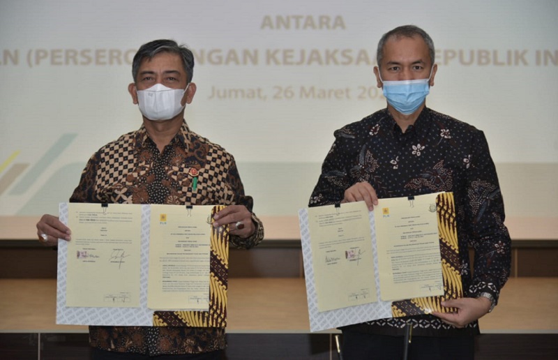Direktur Utama PLN, Zulkifli Zaini dan Jaksa Agung Republik Indonesia, Burhanuddin menandatangani nota kesepahaman dan perjanjian kerjasama, Jum'at (26/3/2021).
