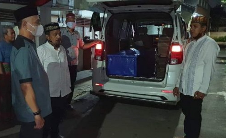 Tim BPPA saat memfasilitasi pemulangan jenazah almarhum Muhammad Noval (44) masyarakat Pidie meninggal dunia di Jakarta yang hendak dipulangkan ke Aceh, Jakarta Selatan, Jumat (26/3/2021).Foto Dok. BPPA