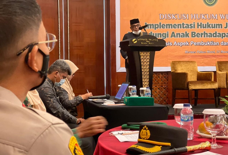 Wakil Bupati Tgk. Husaini A Wahab saat membuka acara diskusi hukum wliayah I, Kamis (25/3/2021)