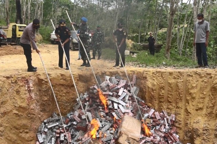Bea Cukai Aceh Musnahkan Rokok Ilegal Senilai Rp10,3 Miliar