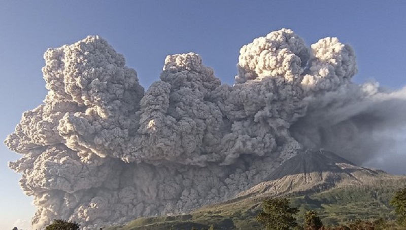 Gunung Sinabung. (Foto: cnnindonesia)