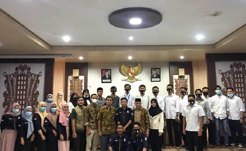 Nukilan.id - Ikatan Pemuda Pelajar Aceh Timur (IPPAT), melaksanakan kegiatan pendidikan dan pelatihan kepemimpinan dasar bagi mahasiswa baru angkatan 2019 dan 2020, di Aula Dinas Perpustakaan dan Kearsipan Aceh (DPKA), Minggu, (3/4/2020).