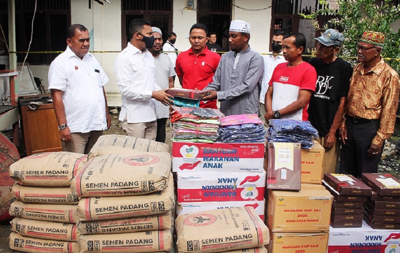 Pimpinan DPRA Salurkan Bantuan Kebakaran TPA di Abdya
