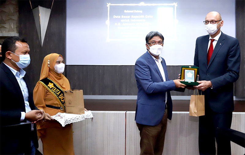 Kunjungan Duta Besar Republik Ceko untuk Indonesia H.E. MR. Jaroslav Doleček ke Universitas Syiah Kuala. (Foto: Istimewa)