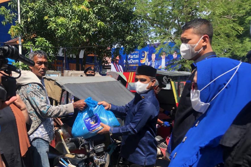 Sambut Idul Fitri, DPW Partai NasDem Aceh Bagi 3000 Paket Sembako