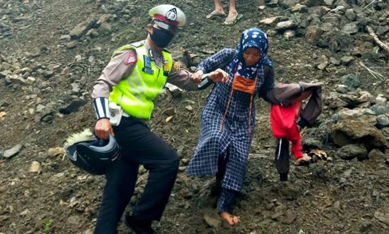 Tiga Titik Longsor Tutupi Badan Jalan di Gayo Lues