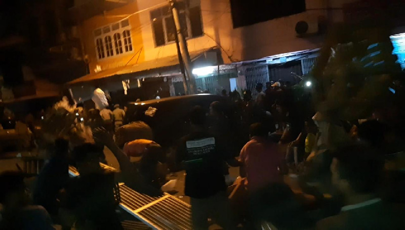 Ricuh Pedagang dengan Aparat, Pasar Kartini, Peunayong [Dok. Pribadi]