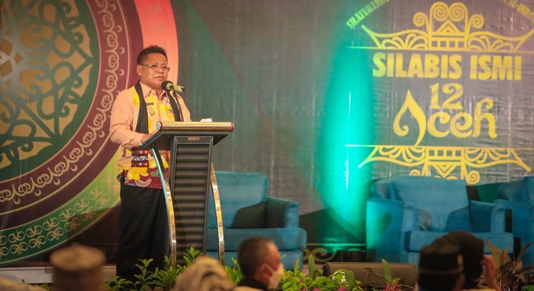Walikota Banda Aceh, Aminullah Usman, SE, Ak, MM memberi sambutan dalam acara Silaturahmi Bisnis (Silabis) ke 12 Ikatan Saudagar Muslim Indonesia (ISMI) di Hotel Hermes, Rabu (16/6/2021).