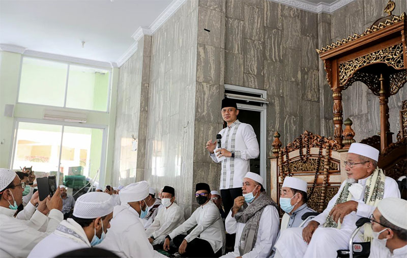 Ketua Umum Partai Demokrat Agus Harimurti Yudhoyono (AHY) melakukan silaturahmi ke Pondok Pesantren Ma’had Nurul Fata, Bogor. (Foto: DPP PD)