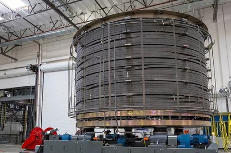 Modul pertama dari central solenoid di fasilitas fabrikasi General Atomics di San Diego. Foto/ITER