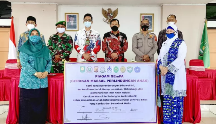 Wakil Wali Kota Sabang Suradji Junus saat menghadiri peringatan Hari Anak Nasional secara virtual, di Aula Bappeda Kota Sabang, Provinsi Aceh, Kamis (29/7/2021). Antara/HO-Humas Pemkot Sabang.