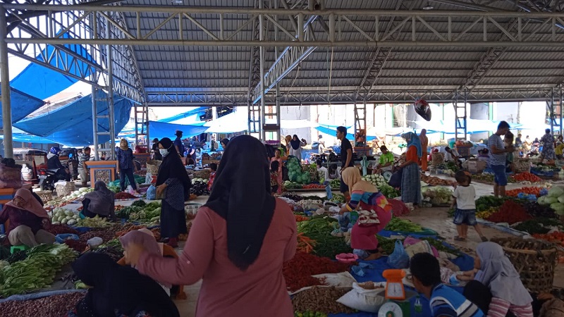 Pasar Tradisional Simpang Kiri, Subulussalam, (Foto: nukilan/raz)