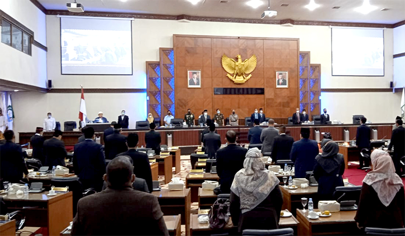 Paripurna DPR Aceh soal Qanun Pilkada. (Foto: Wanda/Nukilan.id)