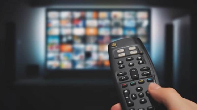 Kemenkominfo melontarkan sejumlah syarat agar warga mendapat set top box tv digital gratis.(iStockphoto/simpson33)