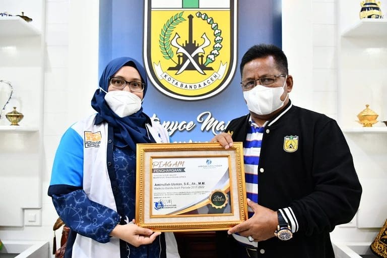 Sukses Pimpin Banda Aceh, Aminullah Terima Penghargaan dari JSI