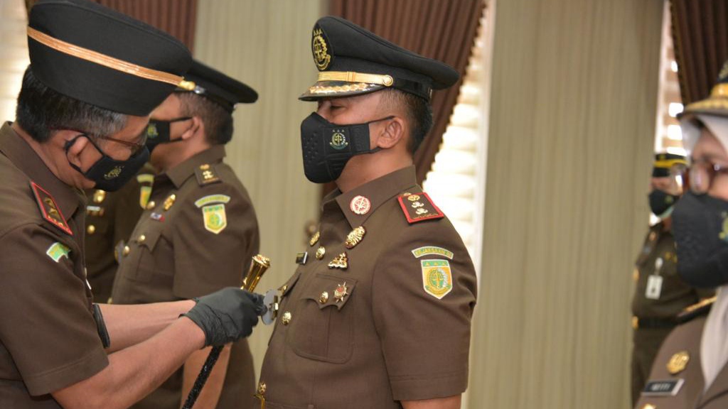 Kajati Aceh Lantik Asisten PTUN, Kajari Bireuen dan Koondinator Kejati