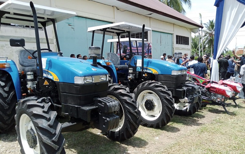 Bantuan traktor untuk 13 kelompok tani (Poktan) dalam wilayah Kabupaten Aceh Utara. (Foto: Dok. Ist).