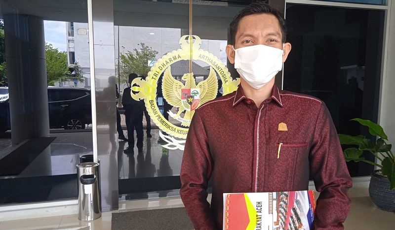 Ketua Pansus Laporan Hasil Pemeriksaan (LHP) Badan Pemeriksa Keuangan (BPK) Dewan Perwakilan Rakyat Aceh (DPRA), Tarmizi, SP. (Foto: Nukilan/Irfan)