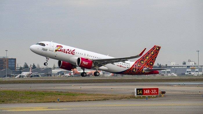 Pesawat Batik Air A-330 mendarat darurat di Bandara Internasional Kualanamu, Deli Serdang Sumatera Utara, Minggu (29/8/2021) sekira pukul 11.45 WIB. Foto ilustrasi: Pesawat Batik Air jenis Airbus 320-200NEO (new engine option).