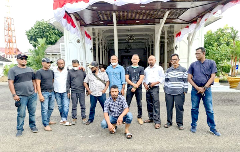 Relawan Irwandi-Nova. (Foto: Nukilan.id)