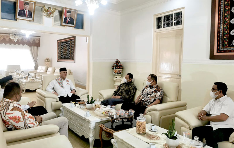 Tim DPMG, Diskominsa, KIA, bertemu Bupati Shabela. (Foto: Nukilan.id)