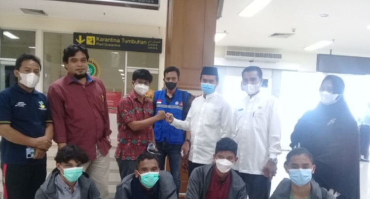 Empat nelayan Aceh yang masih di bawah umur tiba di Banda Aceh, (Foto: Ist)