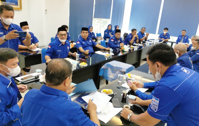 13 DPC Serahkan Berkas Dukungan untuk Bang Muslim Pimpin Demokrat Aceh