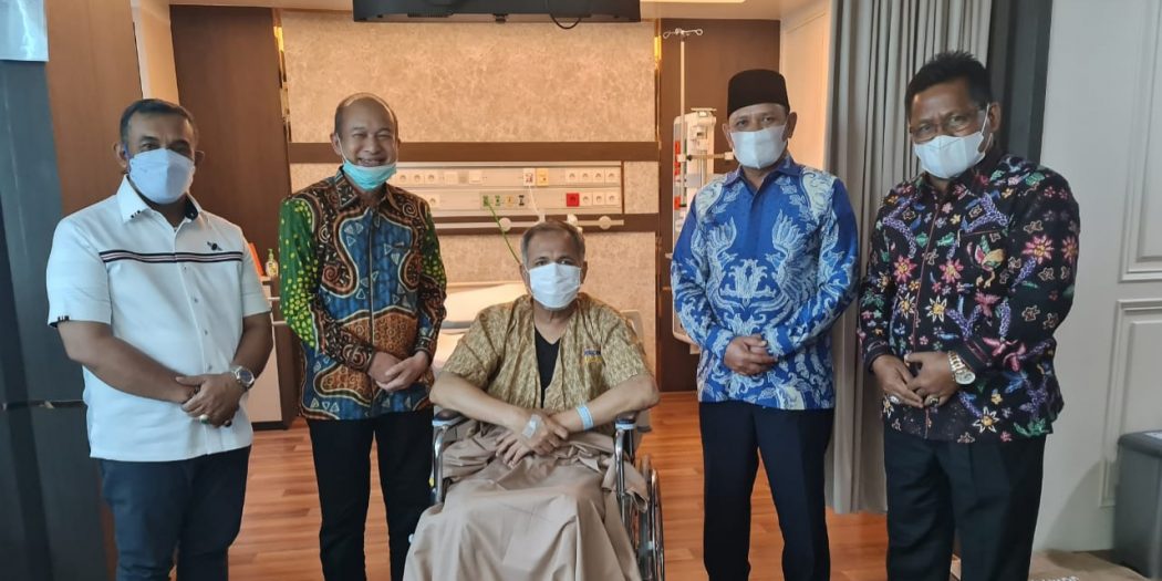 Bupati dan Walikota di Aceh Jenguk Nova ke RSCM