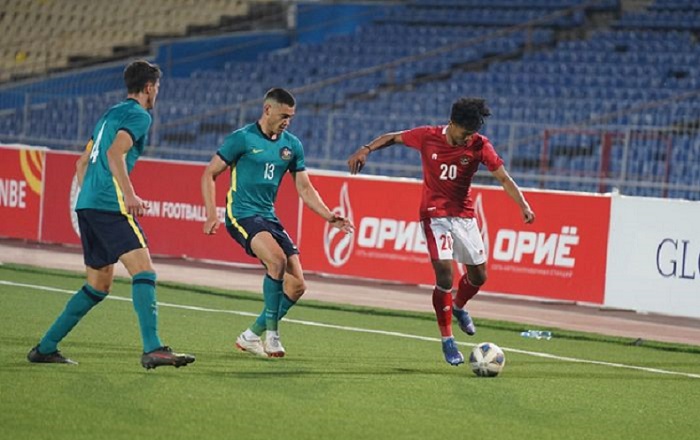 Aksi penyerang timnas U23 Indonesia saat menghadapi Australia pada laga Kualifikasi Piala Asia U23 2022 di Tajikistan pada Selasa (26/10/2021).(Dok. PSSI)
