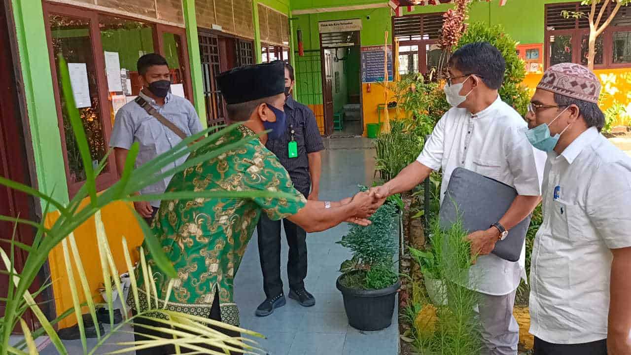 Tim survei Bappeda Aceh saat melakukan kunjungan ke SLB Negeri di Kota Sabang. (Foto: Dok. Ist)
