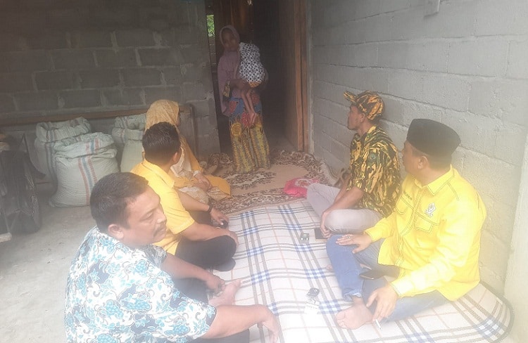 Menyambut Hut ke 57, Partai Golkar Abdya Santuni Warga Kurang Mampu