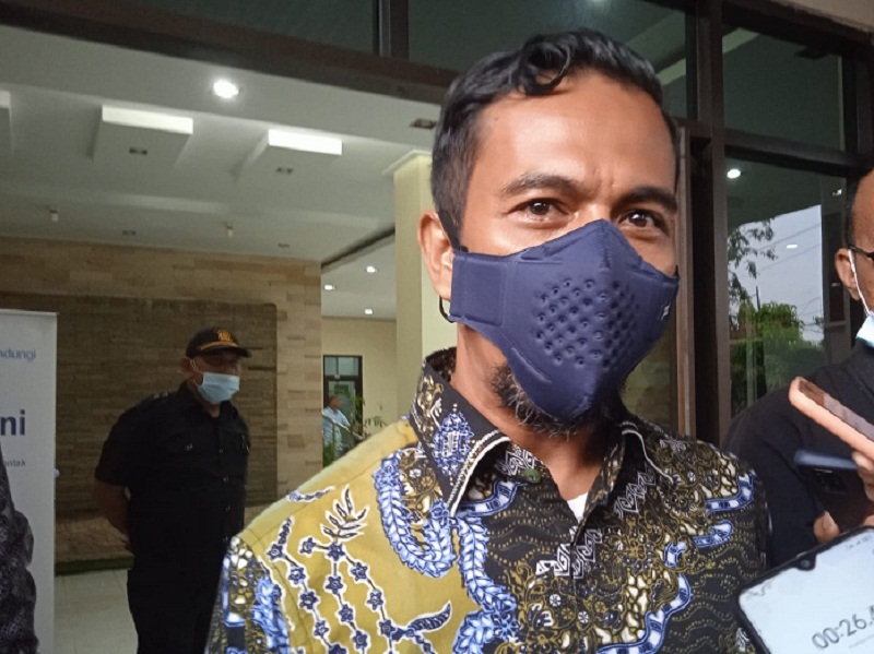 Hendra Budian selepas diperiksa KPK, di Banda Aceh (Foto: Irfan/Nukilan)