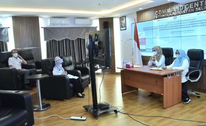 Kementerian Dalam Negeri (Kemendagri) RI, menggelar rapat koordinasi Percepatan Pelaksanaan Program Pertashop, bersama unsur pemerintah daerah, Rabu (27/10), secara virtual.