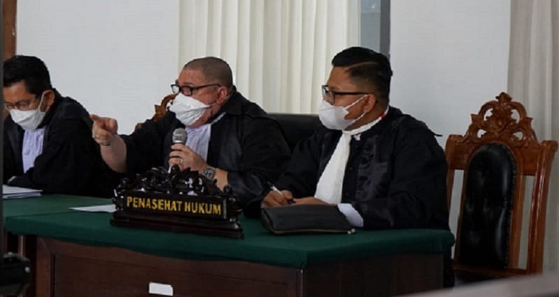 foto persidangan kasus penipuan kadar emas di Pengadilan Negeri Banda Aceh. (Foto: Irfan/nukilan.id)