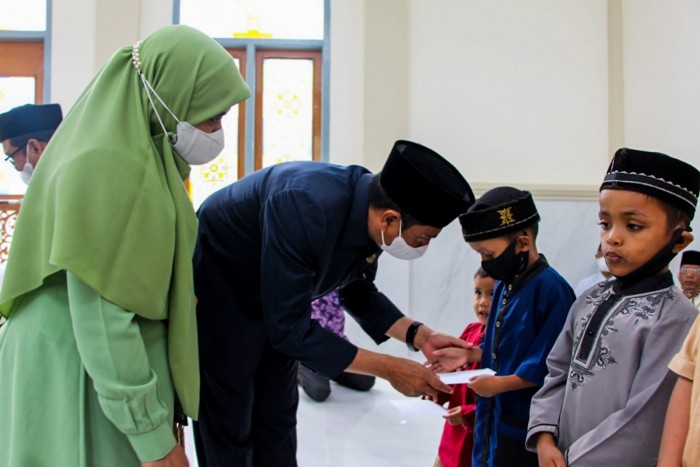Kemenag Aceh Santuni Puluhan Yatim saat Peringatan Maulid Nabi