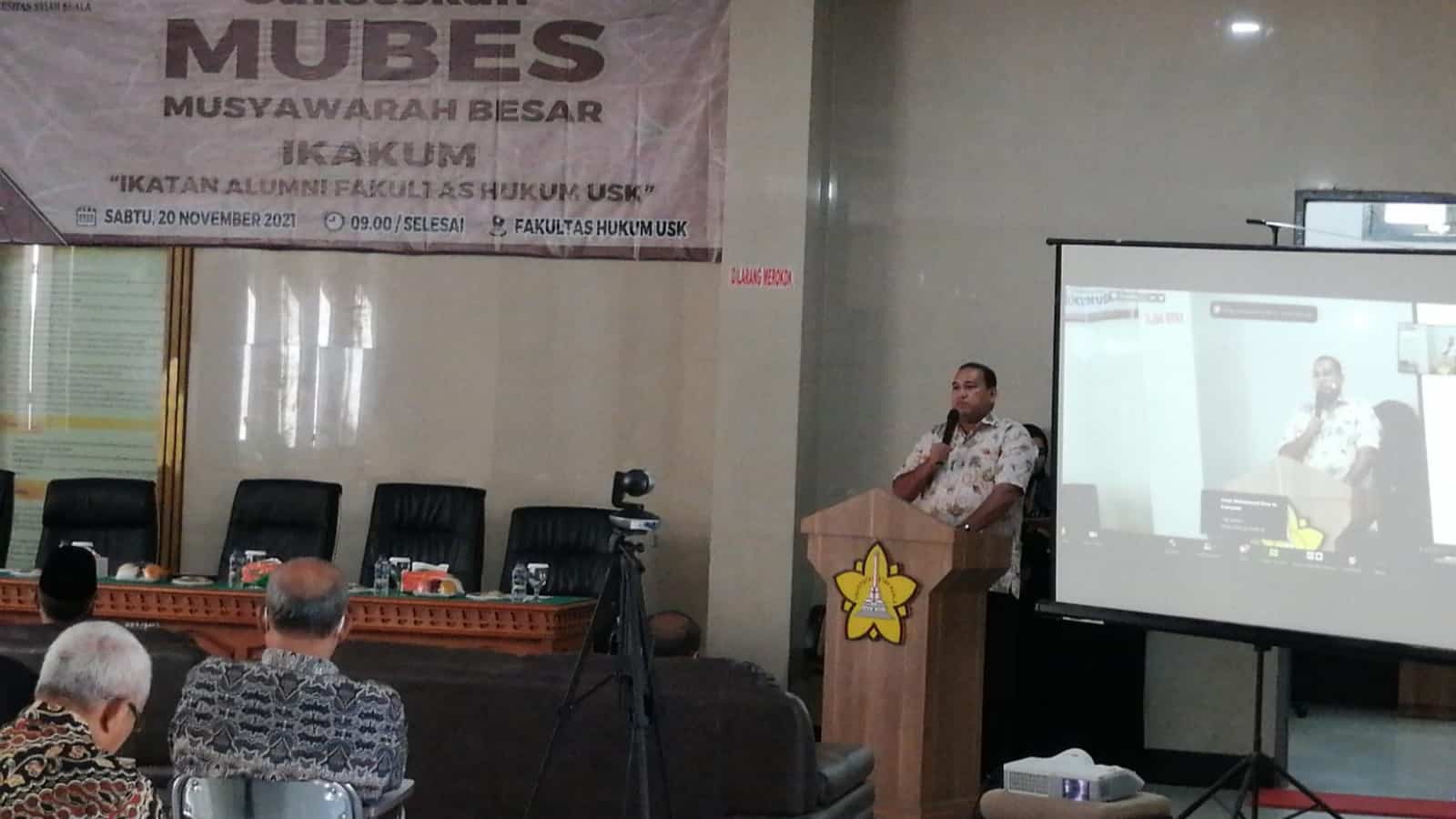 Dekan Fakultas Hukum USK Buka Mubes V Ikakum