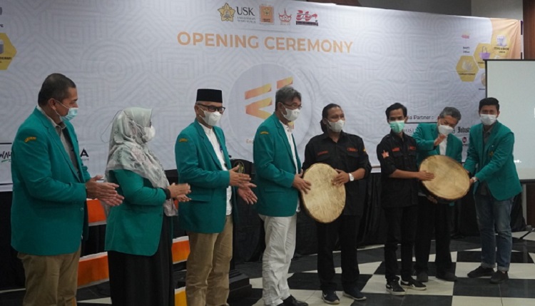 Pembukaan Engineering Expo ke-15 tahun 2021 Fakultas Tehnik USK, Jum'at (5/11/2021). Foto: Nukilan/Hadiansyah)