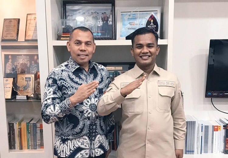 Anggota Komisi IV DPR-RI Muslim, MM bersama Ketua Pemuda Tani Aceh (Foto:Dok.ist)