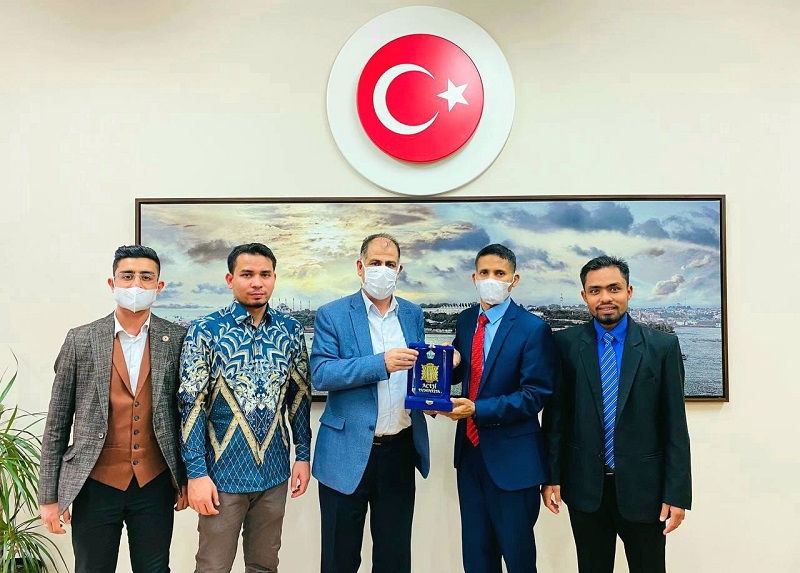 Kepala Sekolah Istanbul Recep Tayyip Erdogan Menyambut  kunjungan Delegasi Dinas Pendidikan dan Kebudayaan Bireuen (Foto: Dok.ist)
