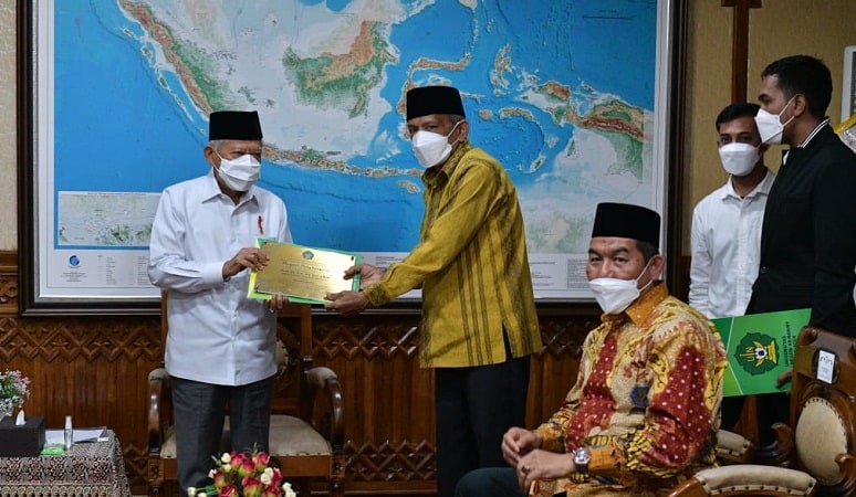 UIN Ar-Raniry Serahkan Rekomendasi ICIS ke Wakil Presiden