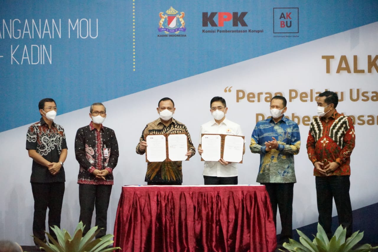 Kegiatan penandatanganan MoU antara KPK dengan Kamar Dagang dan Indusri (Kadin) Indonesia yang digelar di Aula Gedung Juang Merah Putih KPK.(Foto: Dok. KPK)