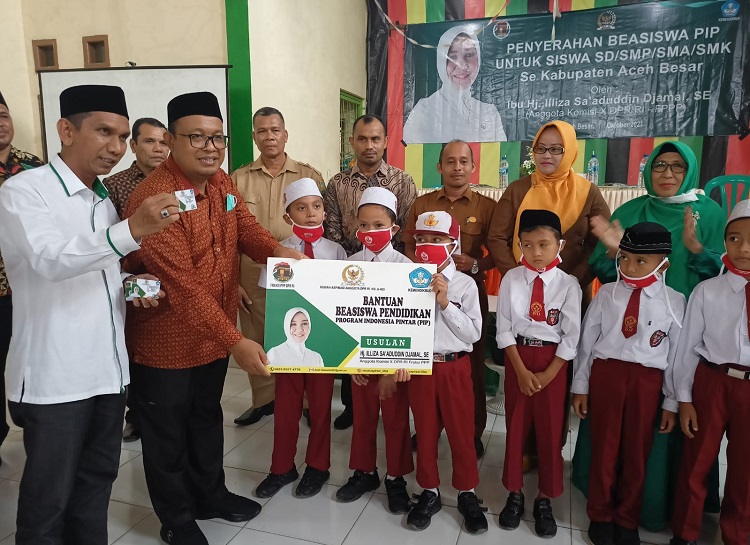 Salurkan Beasiswa PIP di Aceh Besar (Foto: Dok. Ist)