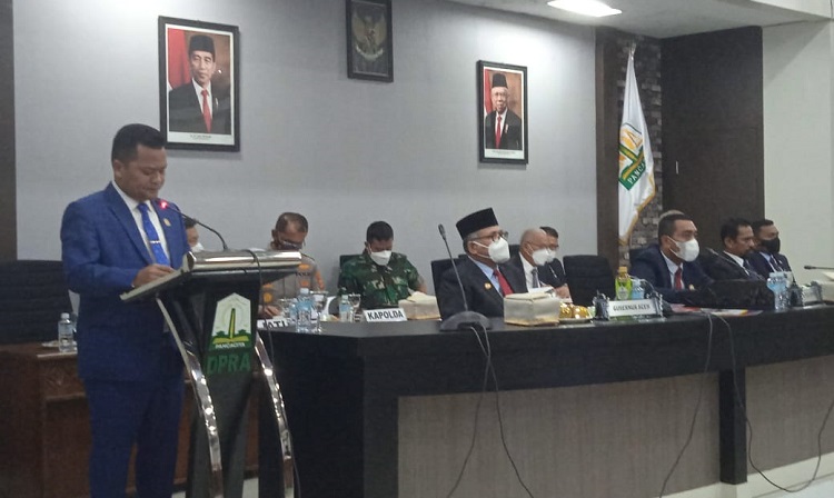 Penyampaian Pandangan Fraksi Partai Demokrat DPR Aceh oleh Nurdiansyah Alasta, (Foto: Irfan/Nukilan)