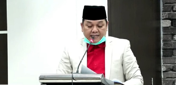 Penyampaian Pendapat Akhir Fraksi Partai Aceh DPRA  oleh Tgk. M. Yunus, (Foto: Nukilan.id)