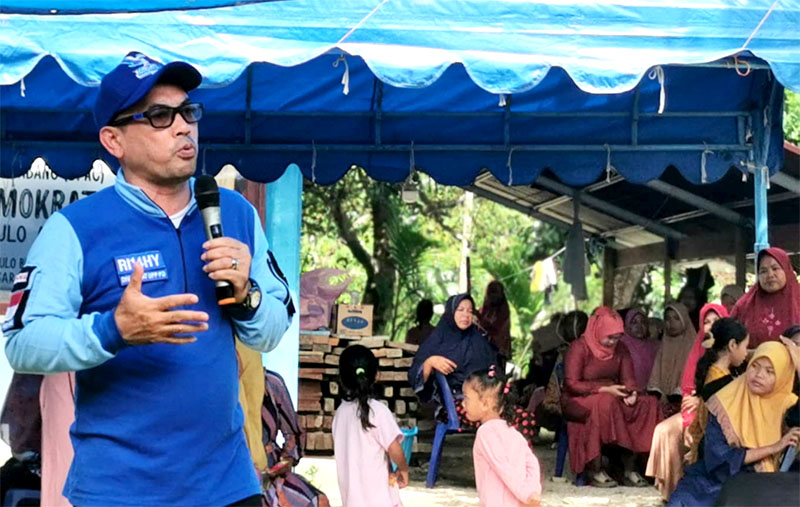 Anggota DPR Aceh HT Ibrahim di Pulau Aceh. (Foto: Nukilan.id)